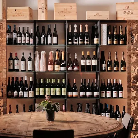 Miramonti Enoteca מלון 3*