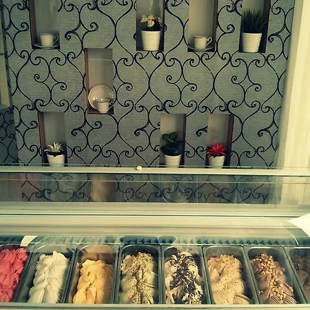 מלון Miramonti Enoteca 3*